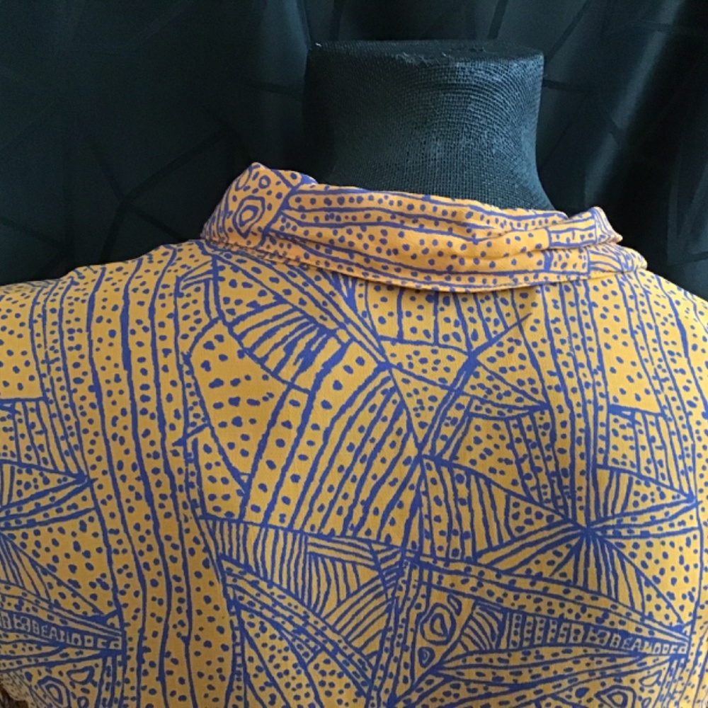 Animals L/S Blouse "Host Pick " - Picture 8 of 12